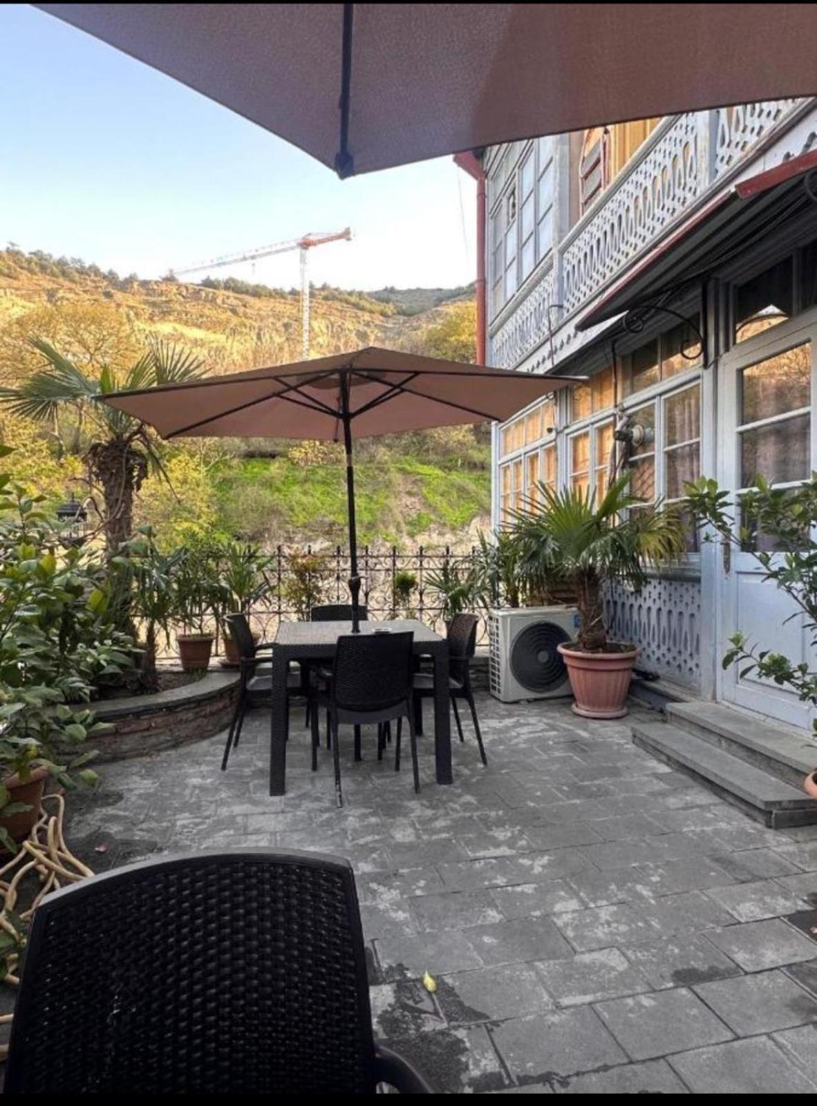 Nikas Apartment Tbilisi Exterior foto